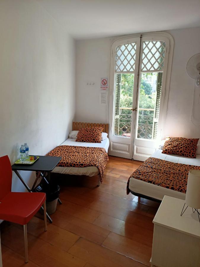 Diagonal House Hostel Барселона Екстер'єр фото