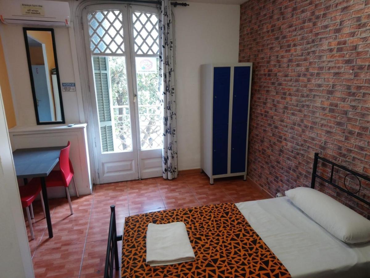 Diagonal House Hostel Барселона Екстер'єр фото