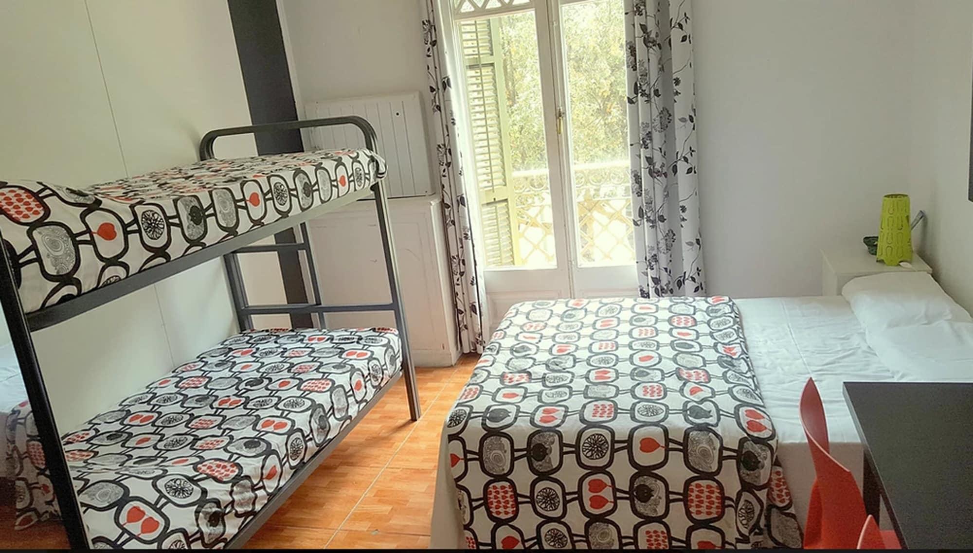Diagonal House Hostel Барселона Екстер'єр фото
