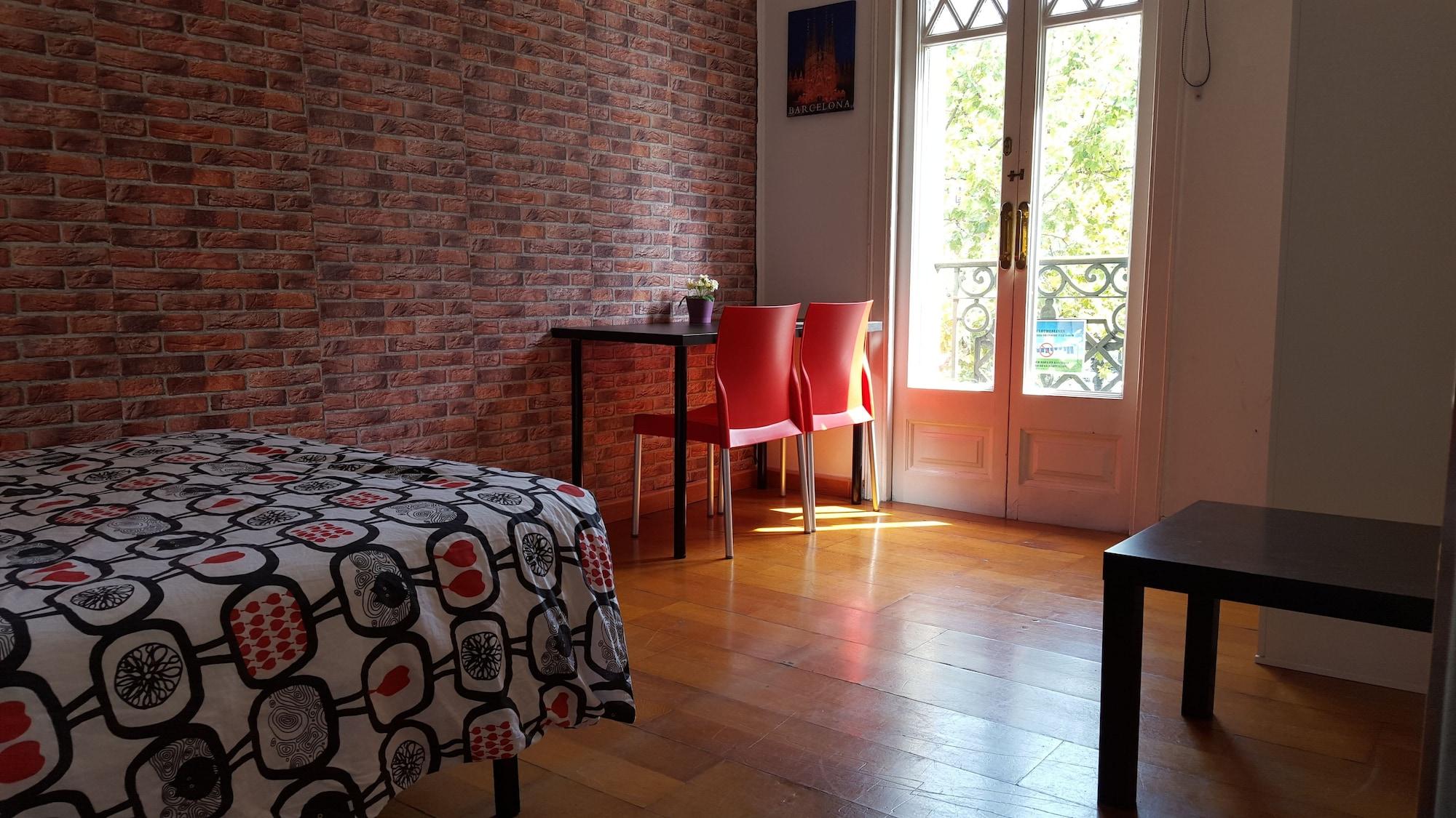 Diagonal House Hostel Барселона Екстер'єр фото