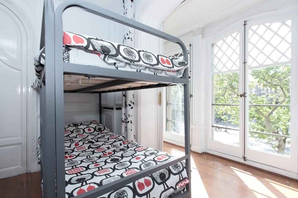 Diagonal House Hostel Барселона Екстер'єр фото