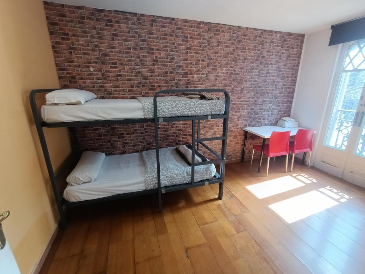 Diagonal House Hostel Барселона Екстер'єр фото