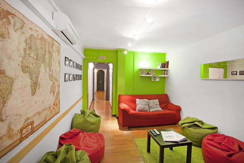 Diagonal House Hostel Барселона Екстер'єр фото