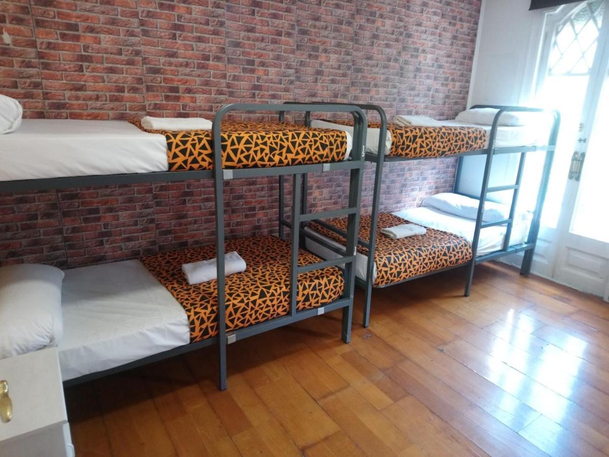 Diagonal House Hostel Барселона Екстер'єр фото
